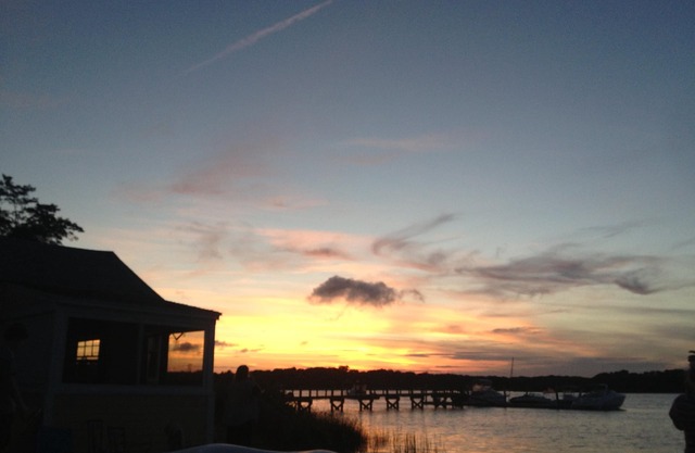 Waterfront, Amazing Sunsets, Dock, Fishing and a Small Beach, 1 Bedroom Sleeps 3