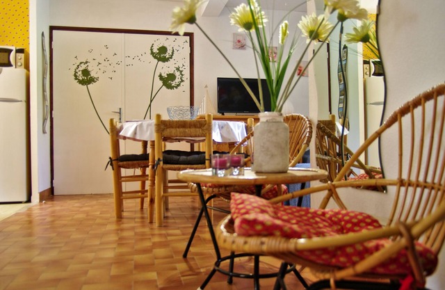 Waterfront apartment. 20 m from the beach.