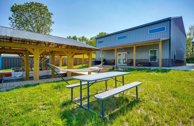Waterfront Buckeye Lake Vacation Rental w/Hot Tub