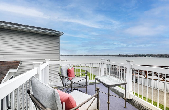 Waterfront Buckeye Lake House: Deck + Views!
