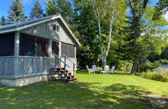 Waterfront cabin with access to Long Lake and Mud Lake.