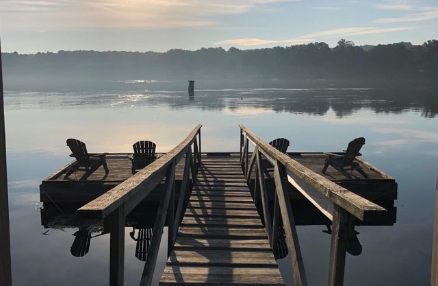 Waterfront Cottage with Panoramic Views, Deep Water Dock