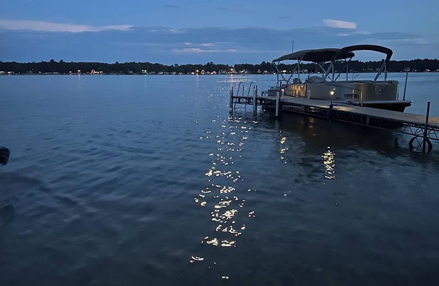 Waterfront Cottage on Beautiful 250 Acre Sport Sand Lake!
