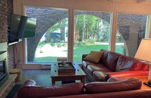 Waterfront Cottage | 1hr from Toronto
