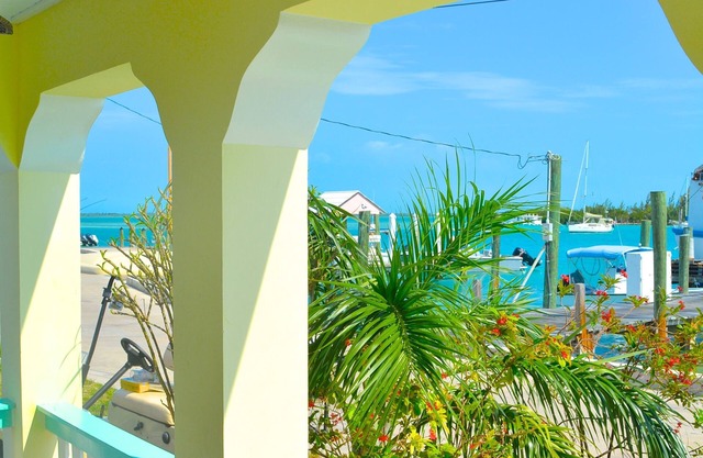 Waterfront Cottage in Spanish Wells' protected harbor