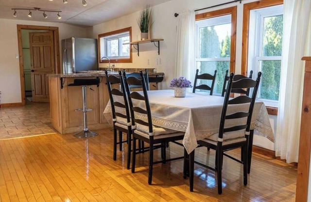 Waterfront Cottage with HotTub! Next to OFSC trails