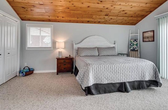 WATERFRONT Cottage in Door County, SLEEPS 7