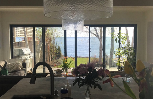Waterfront cottage on Georgian Bay in the Blue Mountains on Lora Bay Golf Course
