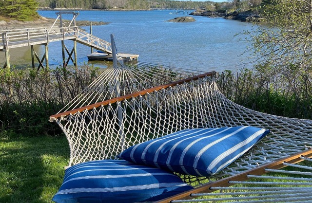 Waterfront Cottage on Tidal Cove with Dock