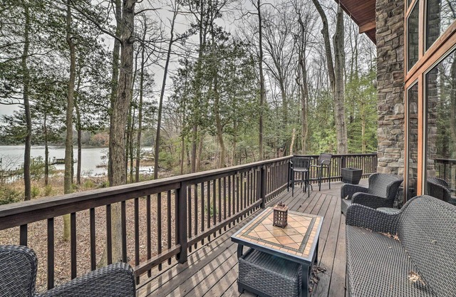 Waterfront Cottage w/Fishing Dock & Fireplace!