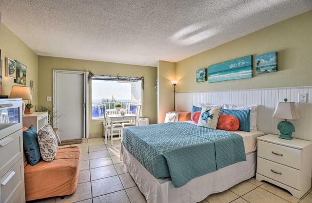 Waterfront Daytona Beach Studio with Pool Access!