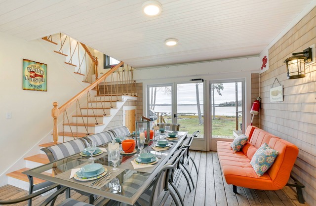 Waterfront Deer Isle Apartment w/Fire Pit