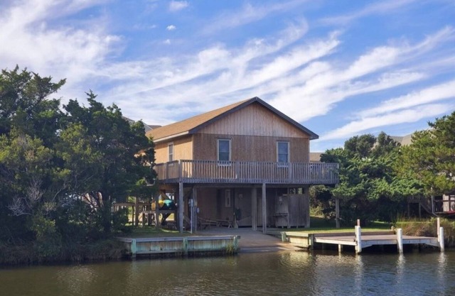Waterfront, Dog friendly, & private boat ramp