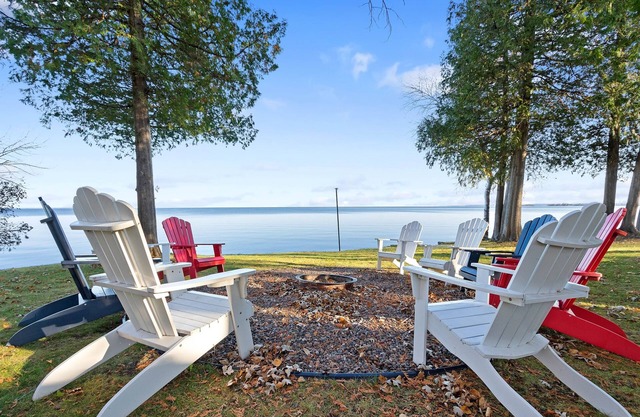 Waterfront Door County Retreat w/Fire Pit
