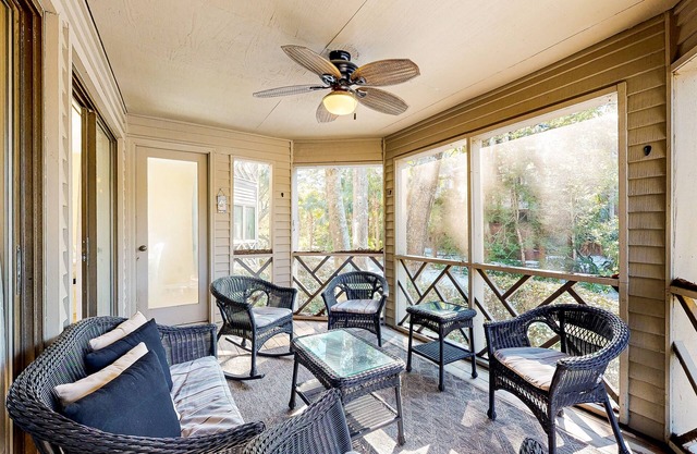 Waterfront Family Retreat with Pond Views - Close to Tennis and Golf - Dogs Welcome