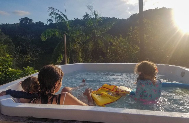 Waterfront farm, 80 km from São Paulo, swimming pool and Jacuzzi