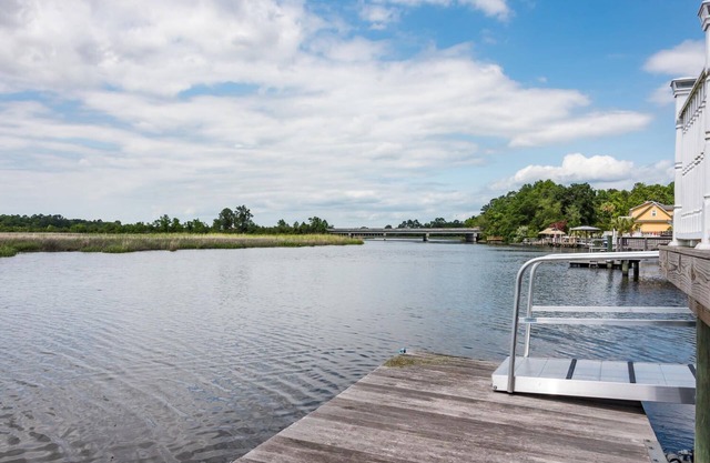 Waterfront Fishing Dock FirePit HotTub Deck GrillB