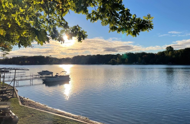 Waterfront Getaway on Beautiful Long Lake!