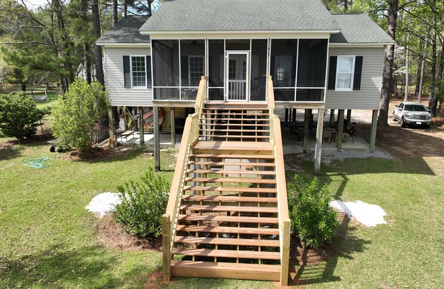 Waterfront Getaway, Relaxing and Comfortable