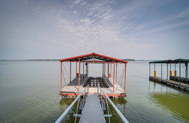 Waterfront Grove Retreat w/Dock: 'Cedar Ridge'