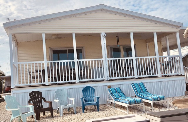 Waterfront Home - Cherry Properties Pine Island