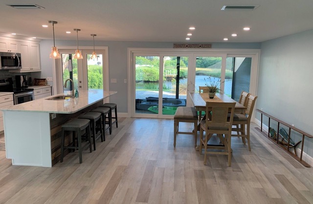 Waterfront Home, Fishing, Kayaking, Manatees, Water Access to Gulf