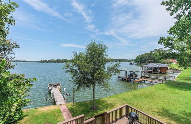 Waterfront home on Lake Livingston