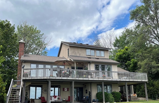 Waterfront Home with Hot Tub near Cobble Beach Resort