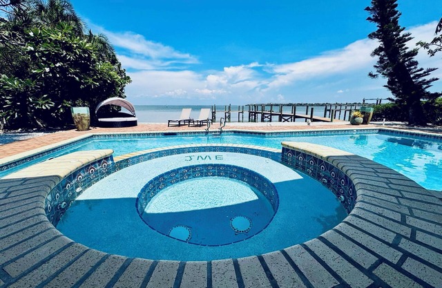Waterfront House Best Location! Private deep water dock