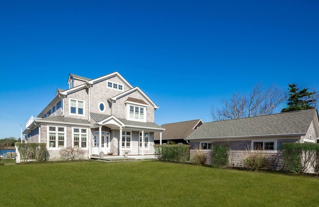 Waterfront indoor and outdoor living at its best!