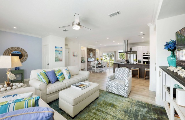 Waterfront Lake House | Lake Access | King Bed
