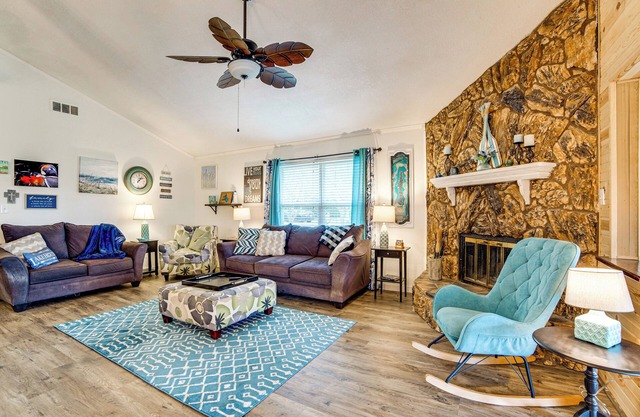 Waterfront Lake Tawakoni Home w/Yard & Fire Pit