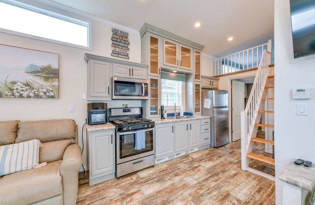 Waterfront Lake Norman Cabin w/Screened Porch!