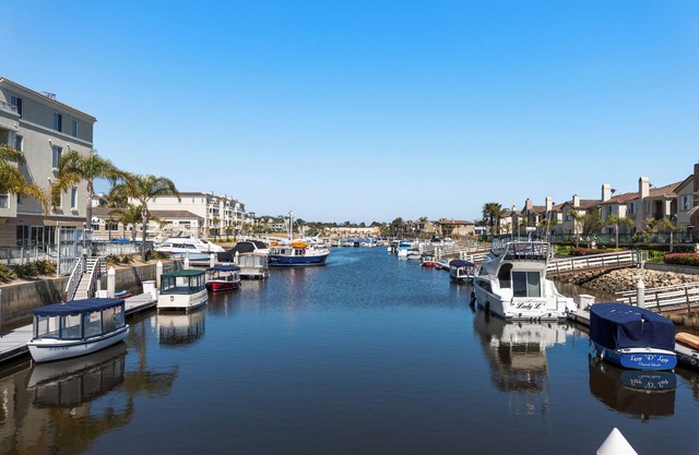 Waterfront Living in the Beautiful Oxnard Marina