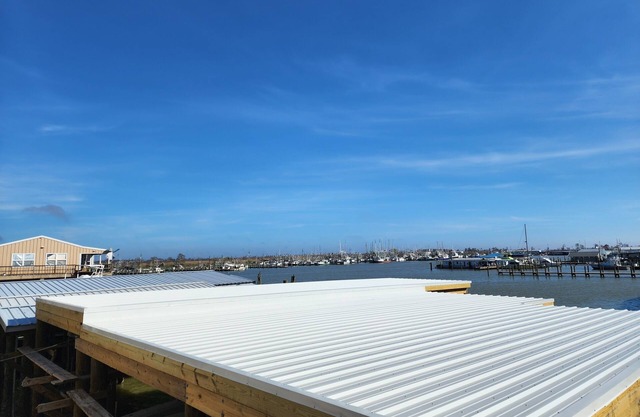 Waterfront Luxury Lodge - 4 Bdr/4 Bath in Venice MarinanNO BOAT SLIPnNO ICE