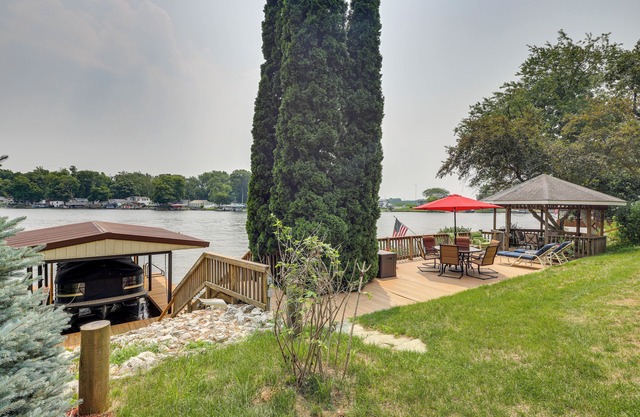 Waterfront Monticello Home w/Fire Pit & Deck!