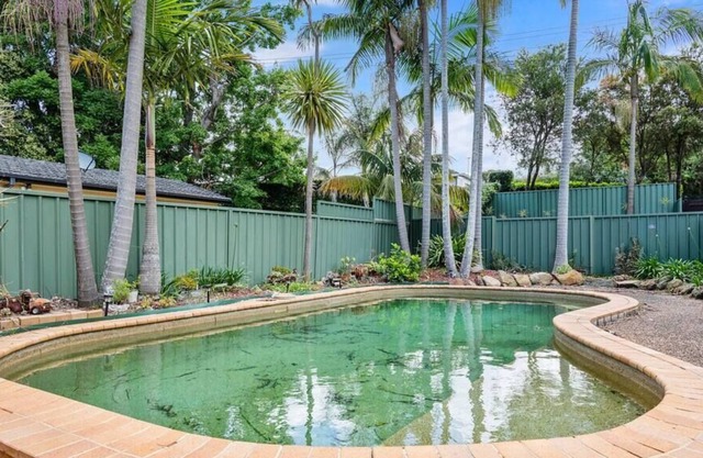 Waterfront Paradise/ Charmhaven