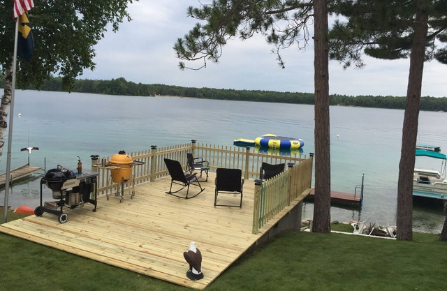 WATERFRONT PARADISE ON AMAZING CLEAR LAKE (NORTHERN MICHIGAN)
