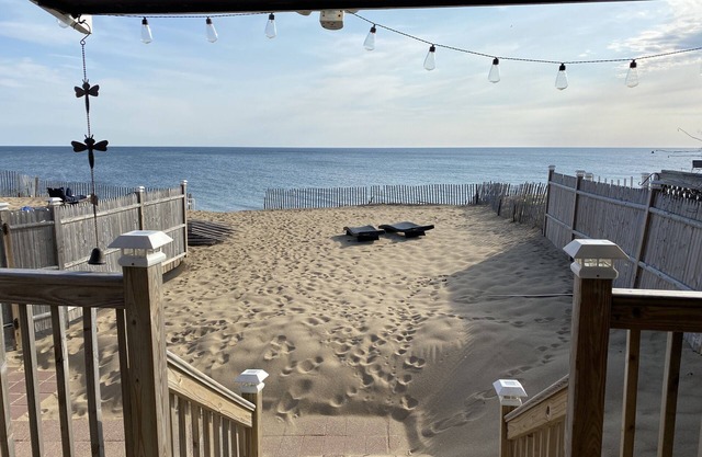 Waterfront Plum Island Getaway!