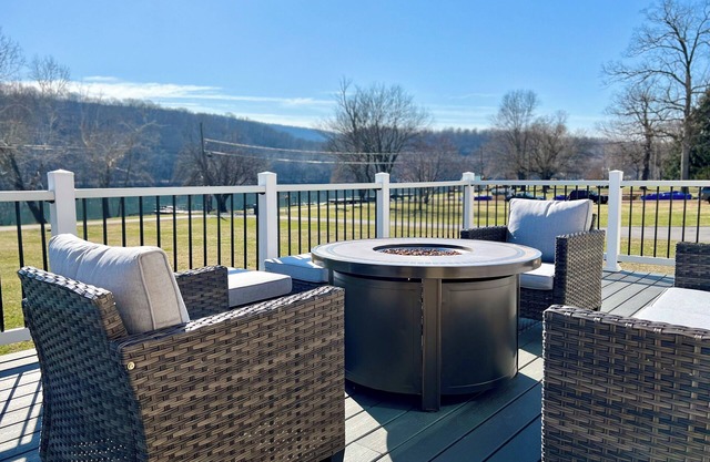 Waterfront property in Harpers Ferry - Private River Access