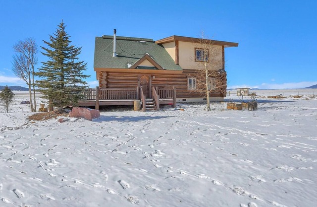 Waterfront Ranch Cabin w/ Jacuzzi & Mountain Views