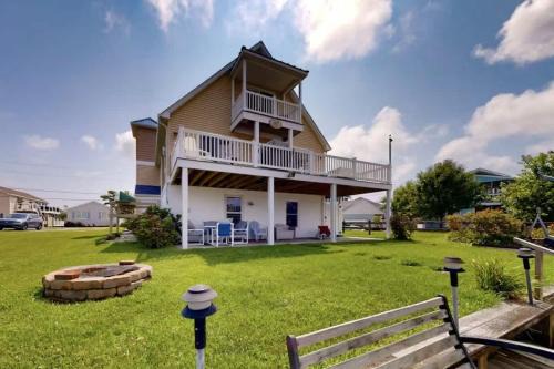 Waterfront Retreat in Keenwik on the Bay