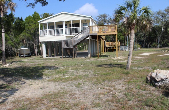 Waterfront seclusion on the Ozello islands