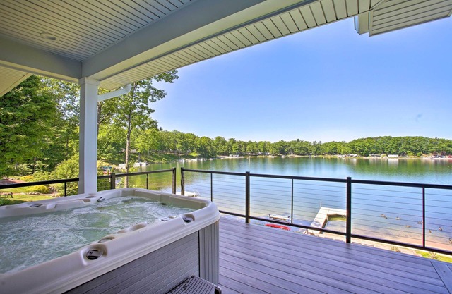 Waterfront Silver Lake Home w/Private 40 Dock!