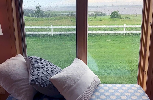 Waterfront, sleeps 12, Tesla Charger, 20 minutes from Charlottetown