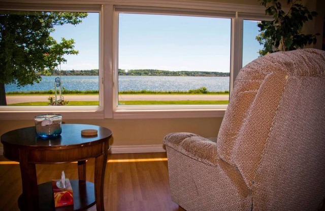 Waterfront Vacation Home-Laundry inside、Air Conditioner-Perfect location！