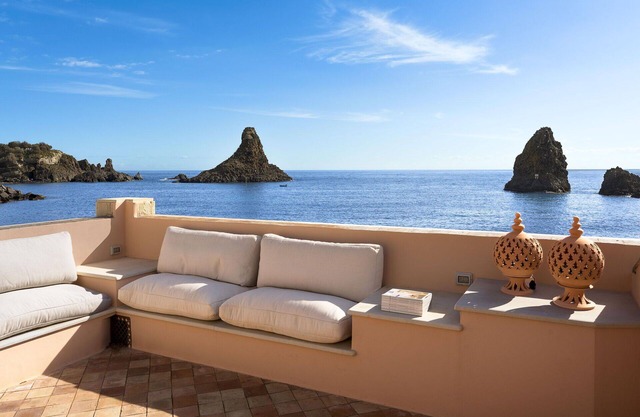 Waterfront villa with outdoor hot tub