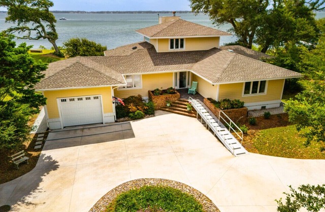 Waterfront w/New Heated Pool and Private Pier.