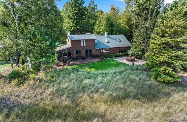 Waterfront with private sandy Beach- on 2 Acres! Dog Friendly with fence!
