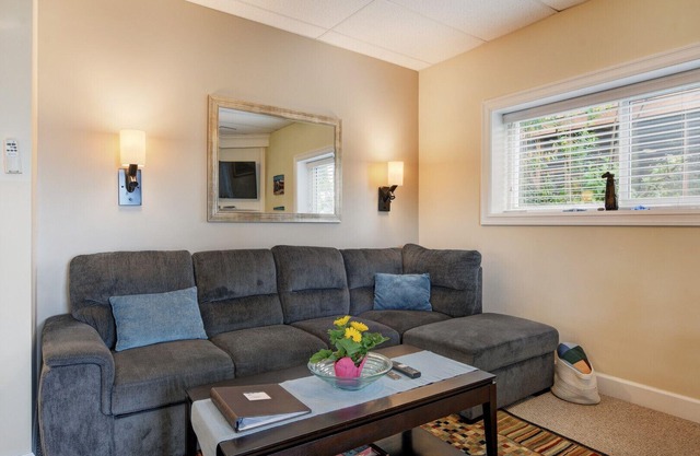 Waterfront Wonderland: Your 2-Bedroom Oasis in Brentwood Bay